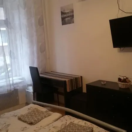Apartment Szazszorszep Apartman *